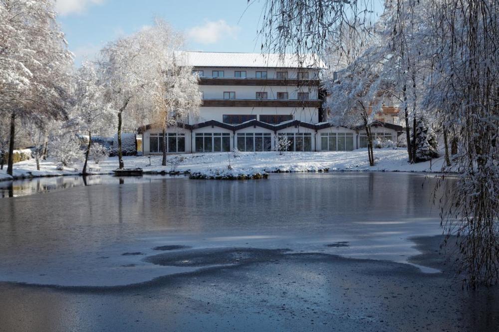 Hotel Zum Hirschen Lam Exterior photo